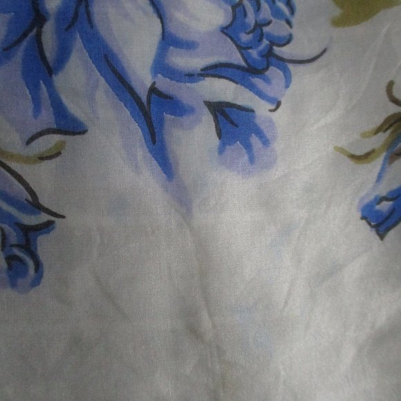 1930s sheer silk blue roses scarf - Picture 7 of 8